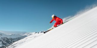 Skifahrer im Skigebiet Saalbach